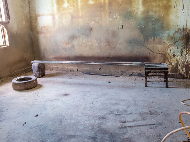 青冈地板油漆修复方法