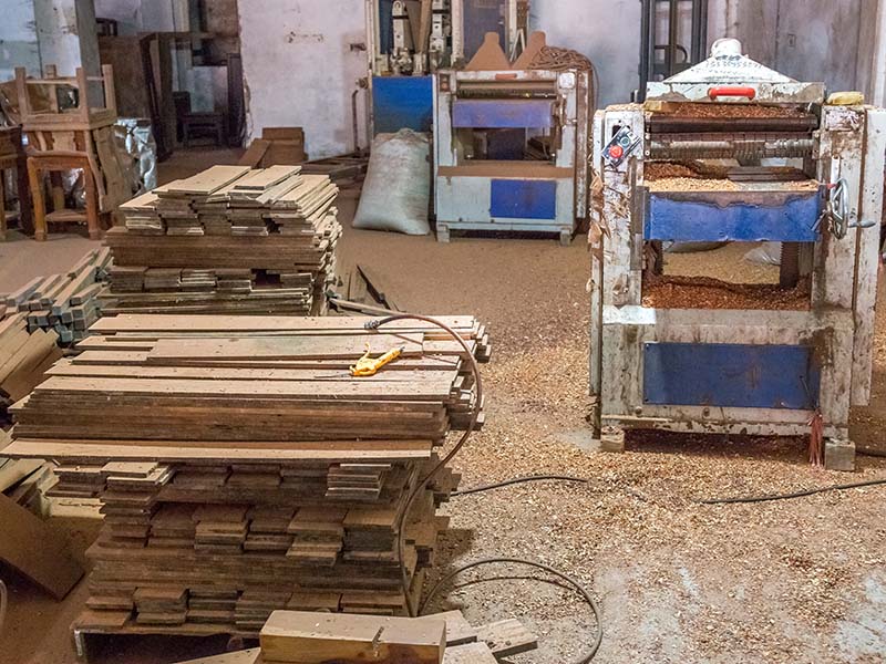 青冈柜门油漆修复报价